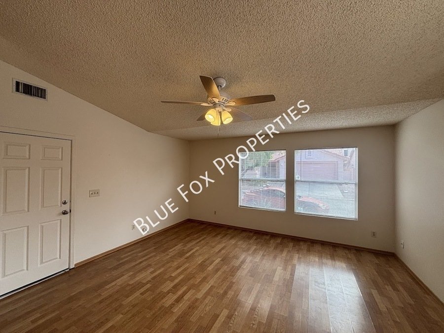 9913 N Woodstone Trail property image