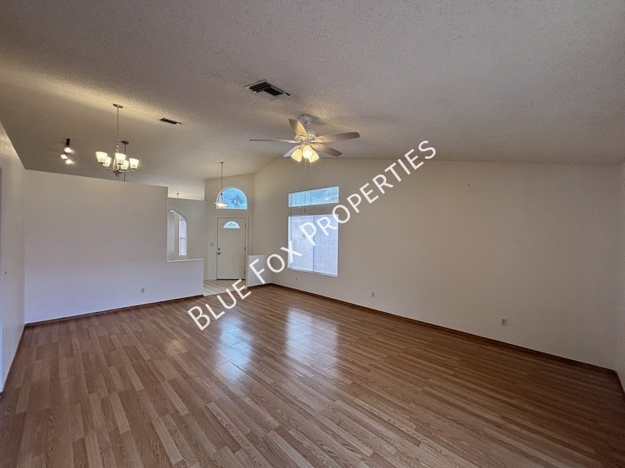 9913 N Woodstone Trail property image