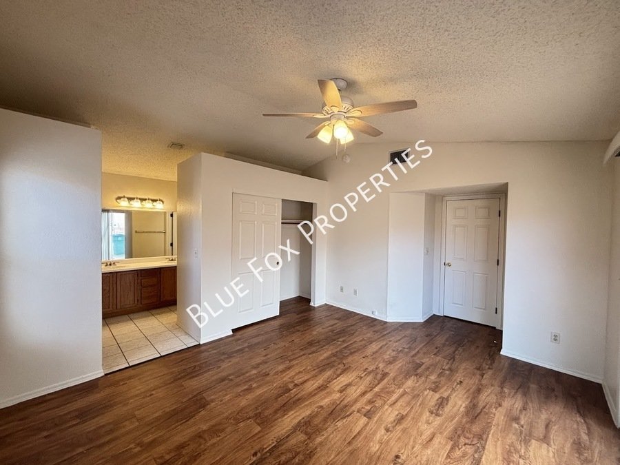9913 N Woodstone Trail property image
