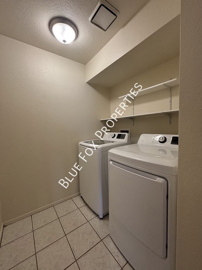 9913 N Woodstone Trail property image