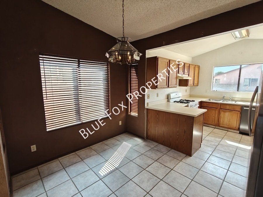 9073 N. Tiger Eye Way property image