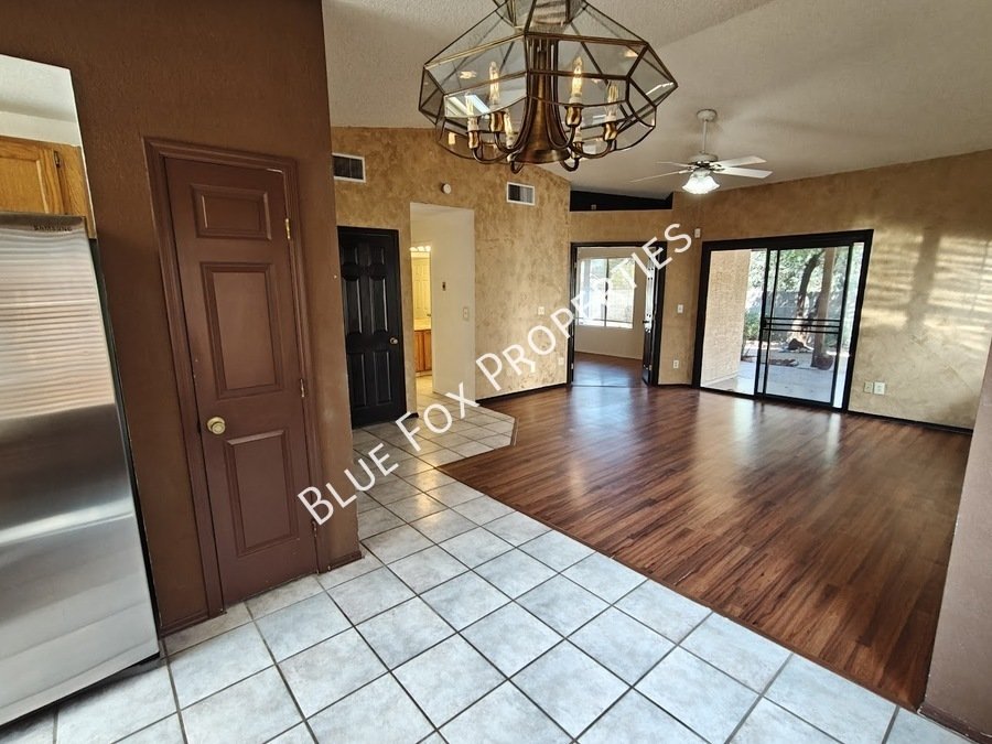 9073 N. Tiger Eye Way property image