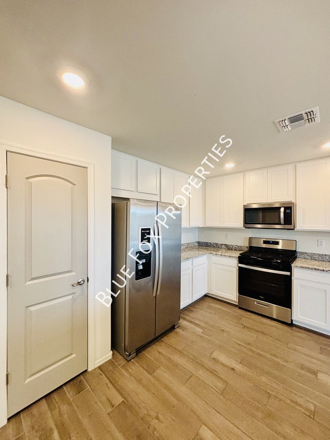6563 West Camino Pizarro property image