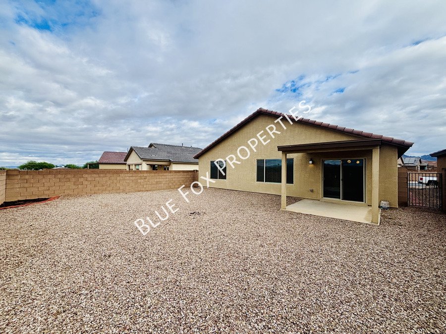 6563 West Camino Pizarro property image