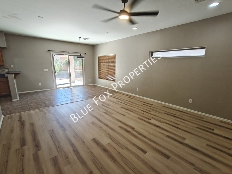 250 E Calle Puente Azul property image