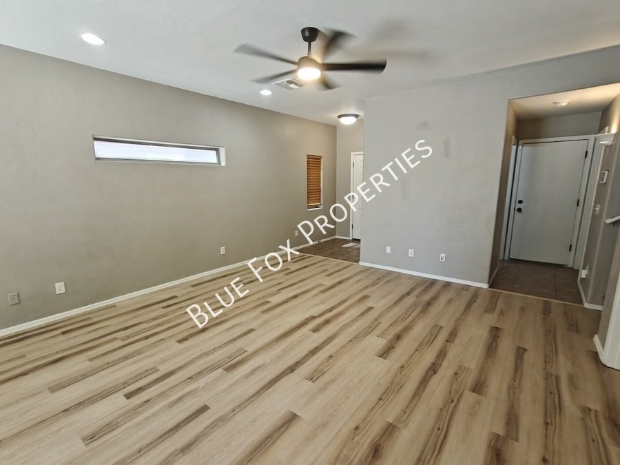 250 E Calle Puente Azul property image