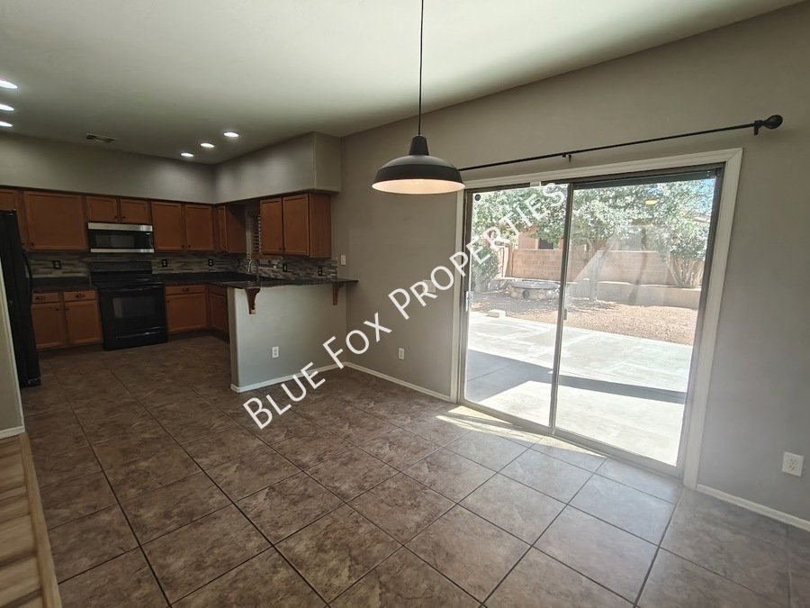 250 E Calle Puente Azul property image