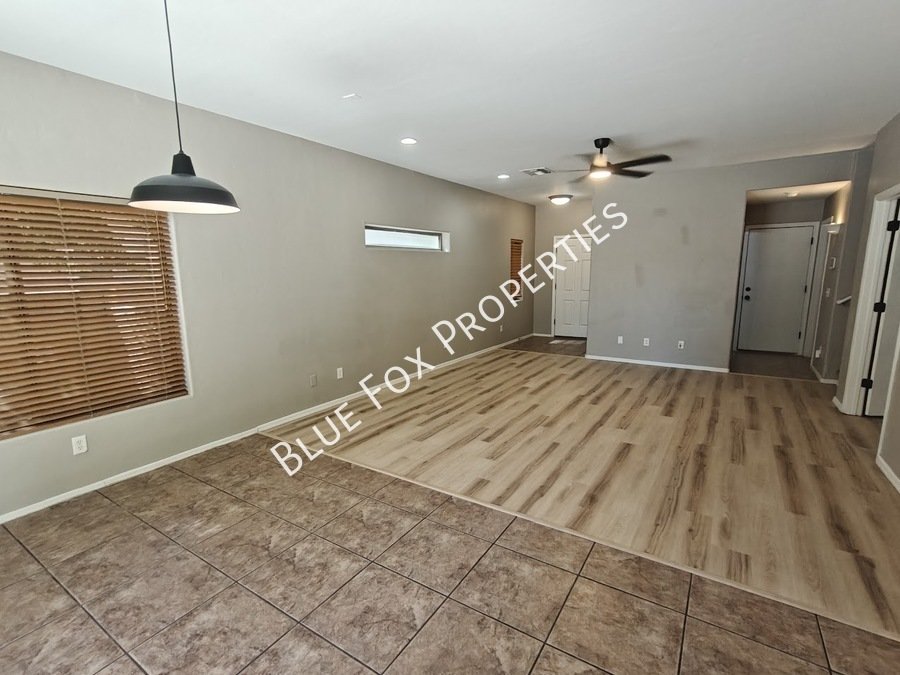 250 E Calle Puente Azul property image
