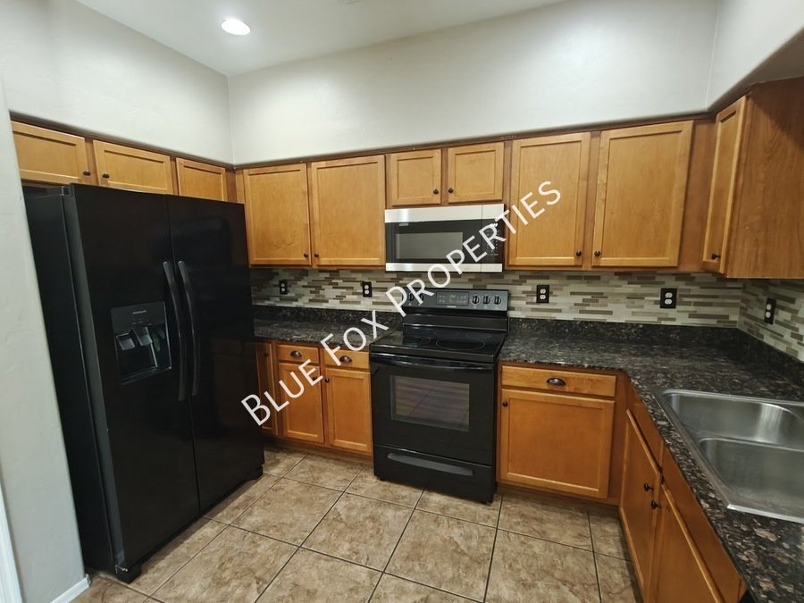 250 E Calle Puente Azul property image