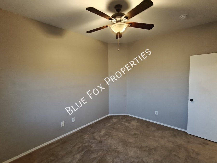 250 E Calle Puente Azul property image