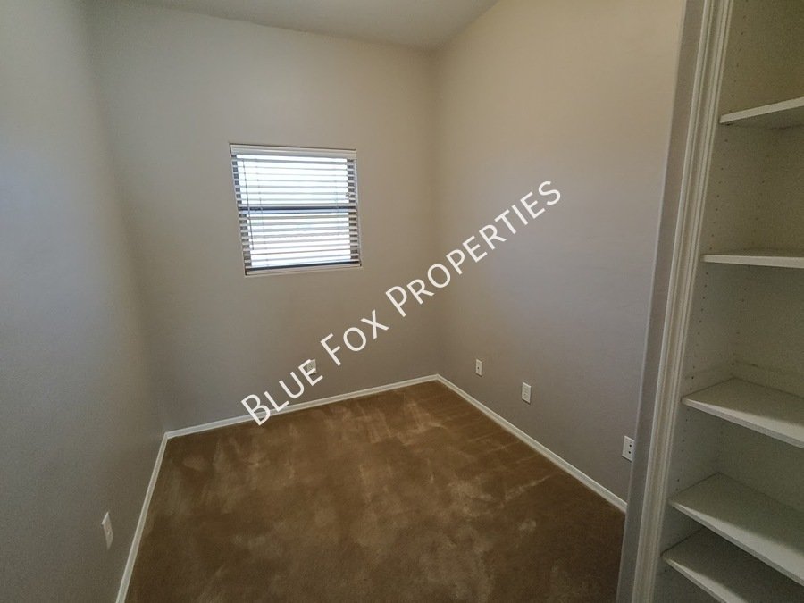 250 E Calle Puente Azul property image