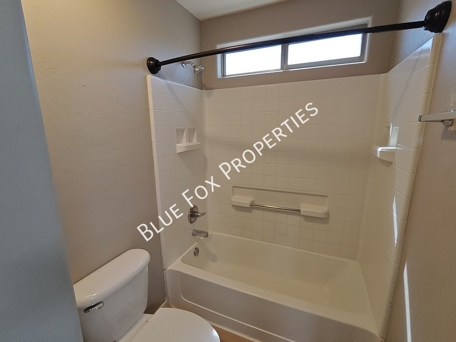 250 E Calle Puente Azul property image