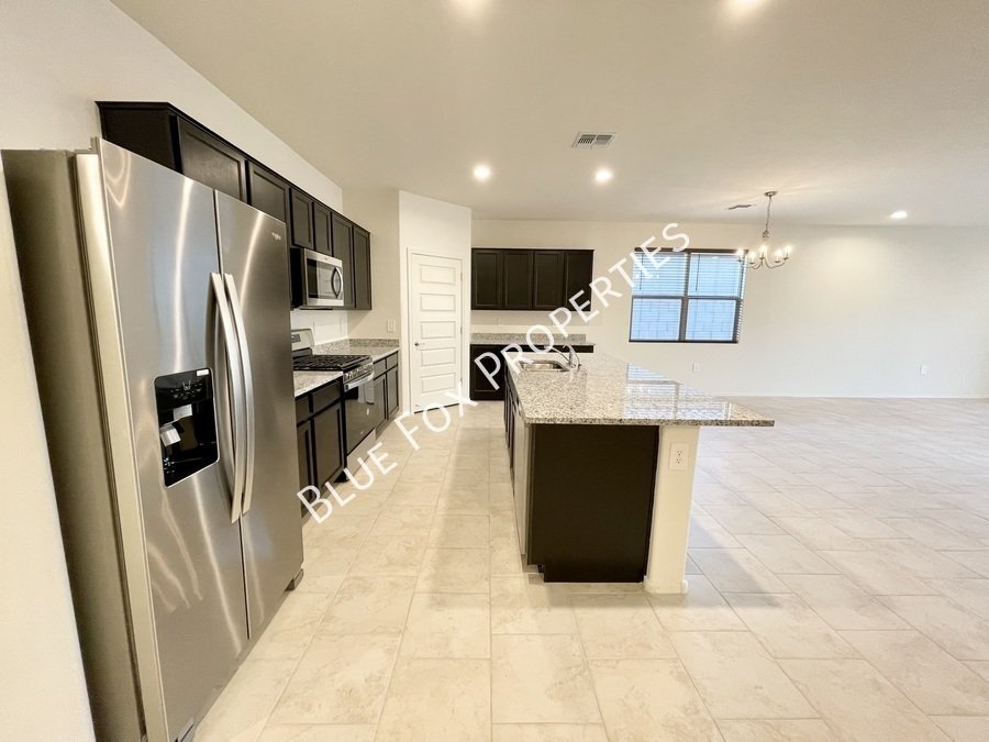 9225 W. Trotting Wolf Trail property image
