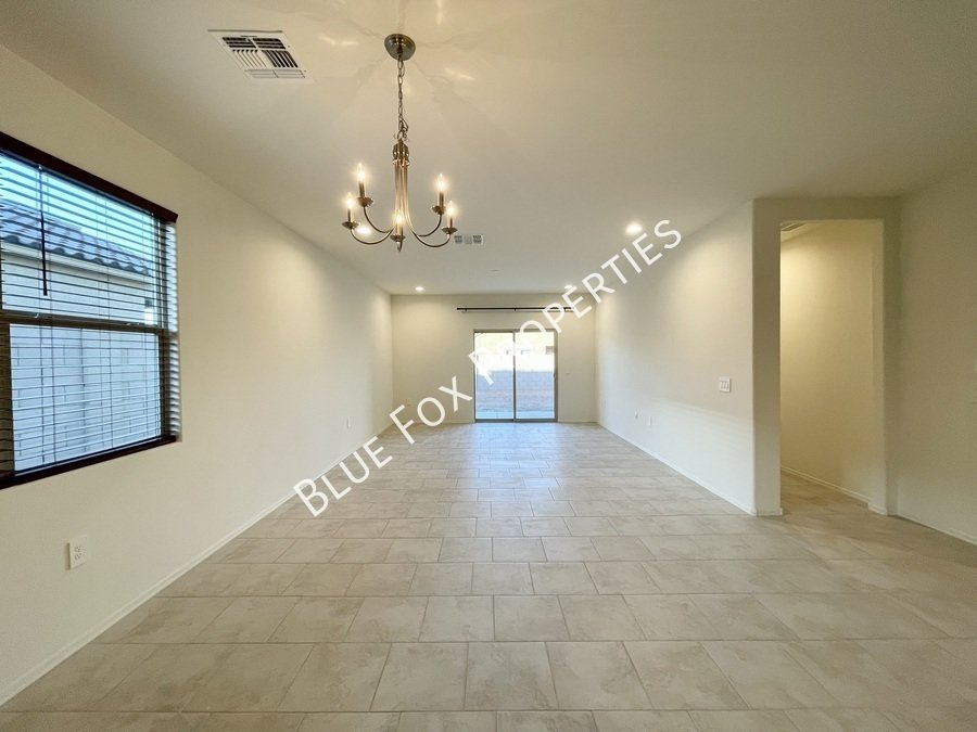 9225 W. Trotting Wolf Trail property image