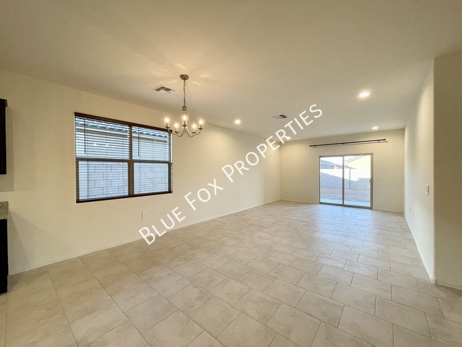 9225 W. Trotting Wolf Trail property image