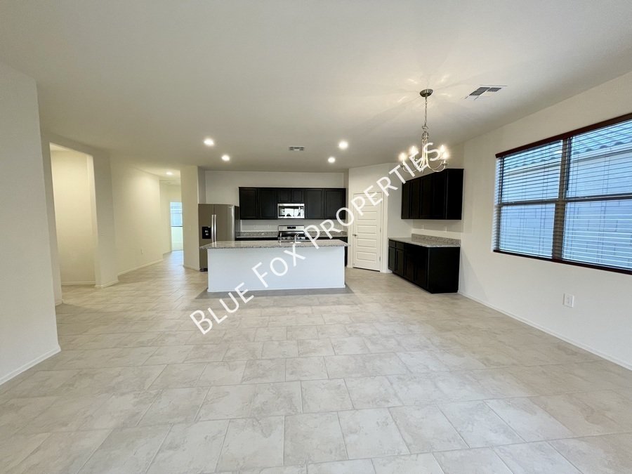 9225 W. Trotting Wolf Trail property image