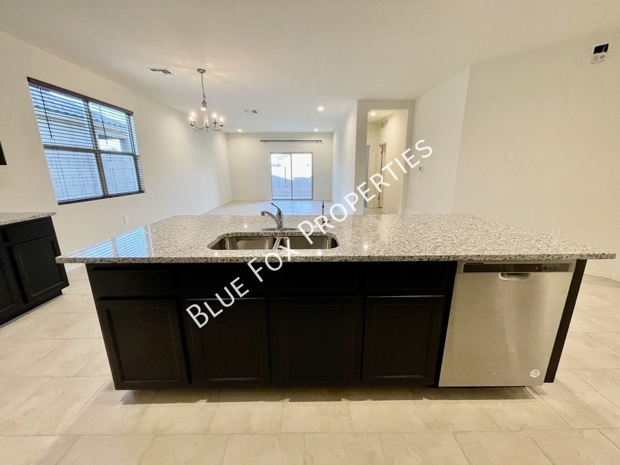 9225 W. Trotting Wolf Trail property image