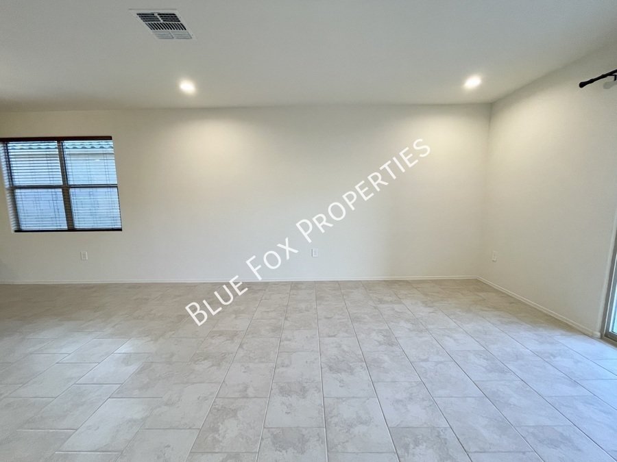9225 W. Trotting Wolf Trail property image