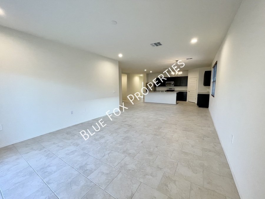 9225 W. Trotting Wolf Trail property image