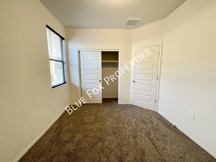 9225 W. Trotting Wolf Trail property image