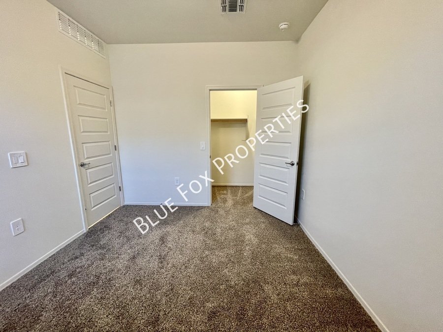 9225 W. Trotting Wolf Trail property image