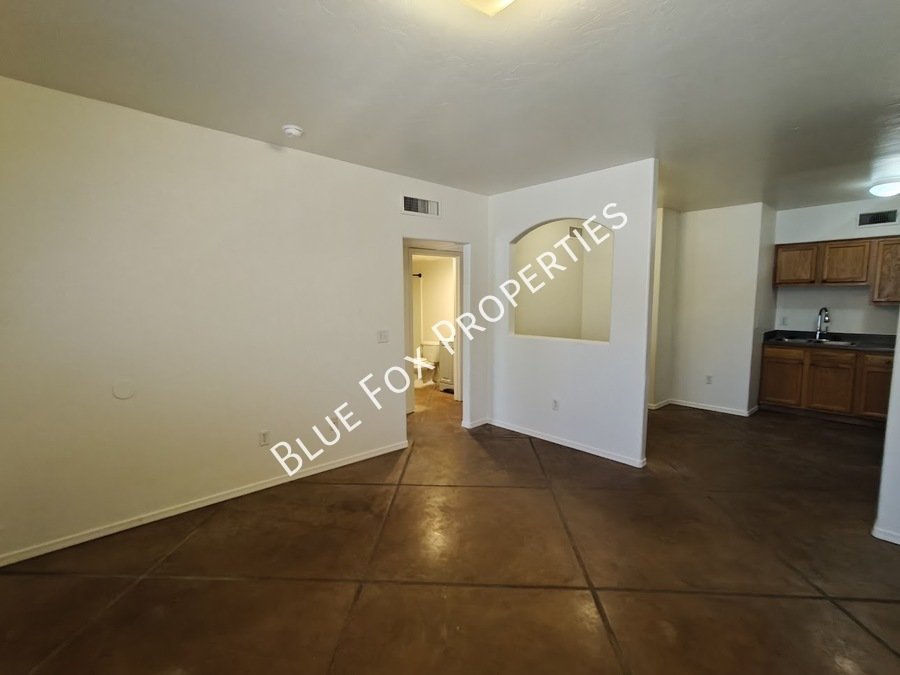 Duplex unit with private yard and parking! property image