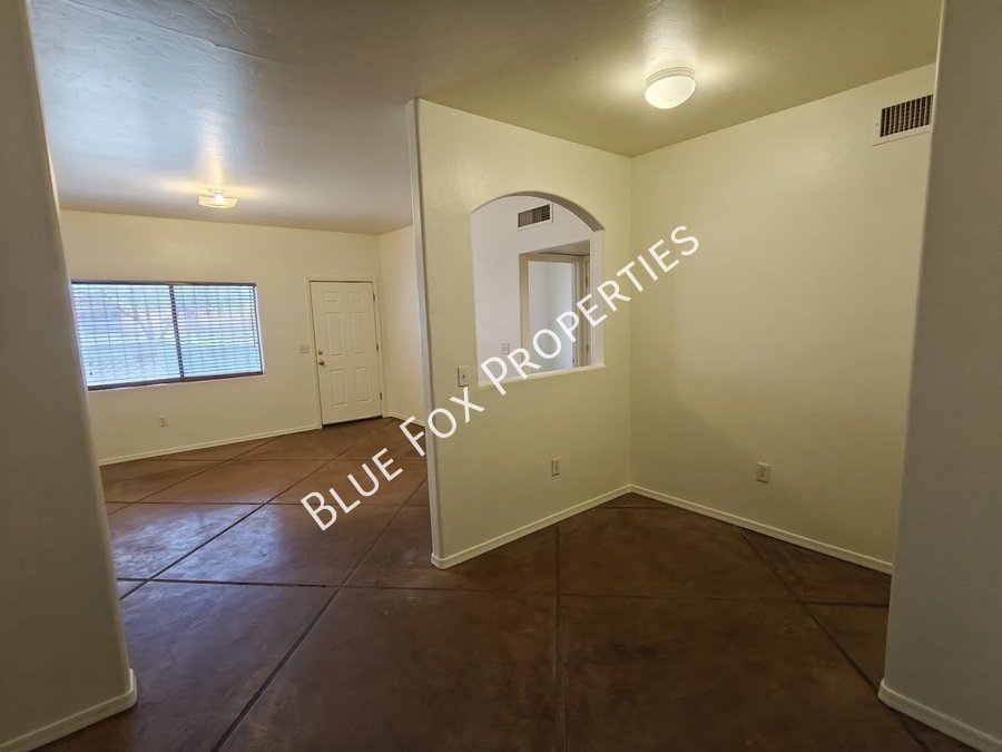 Duplex unit with private yard and parking! property image