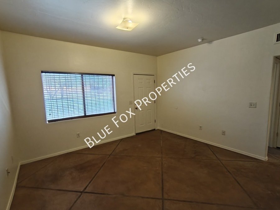 Duplex unit with private yard and parking! property image