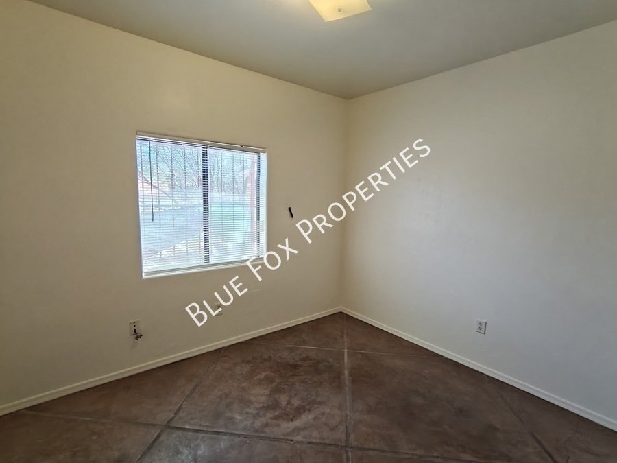 Duplex unit with private yard and parking! property image