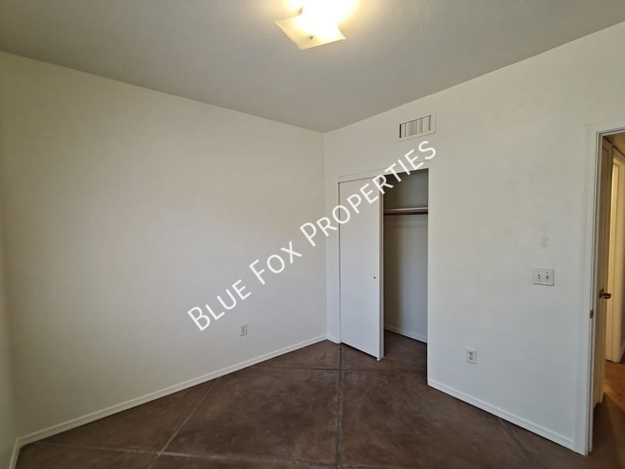 Duplex unit with private yard and parking! property image