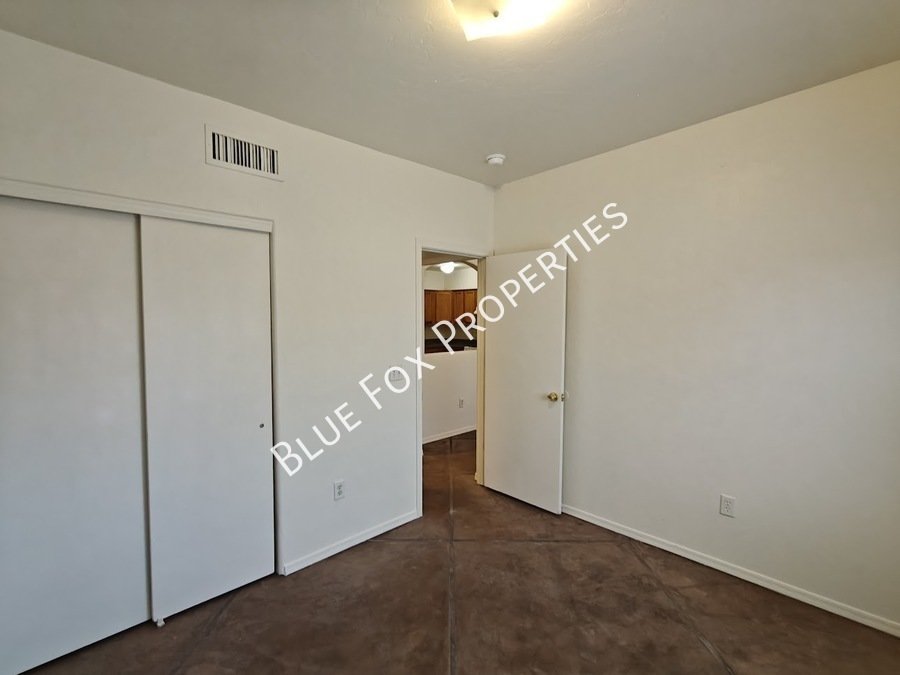 Duplex unit with private yard and parking! property image