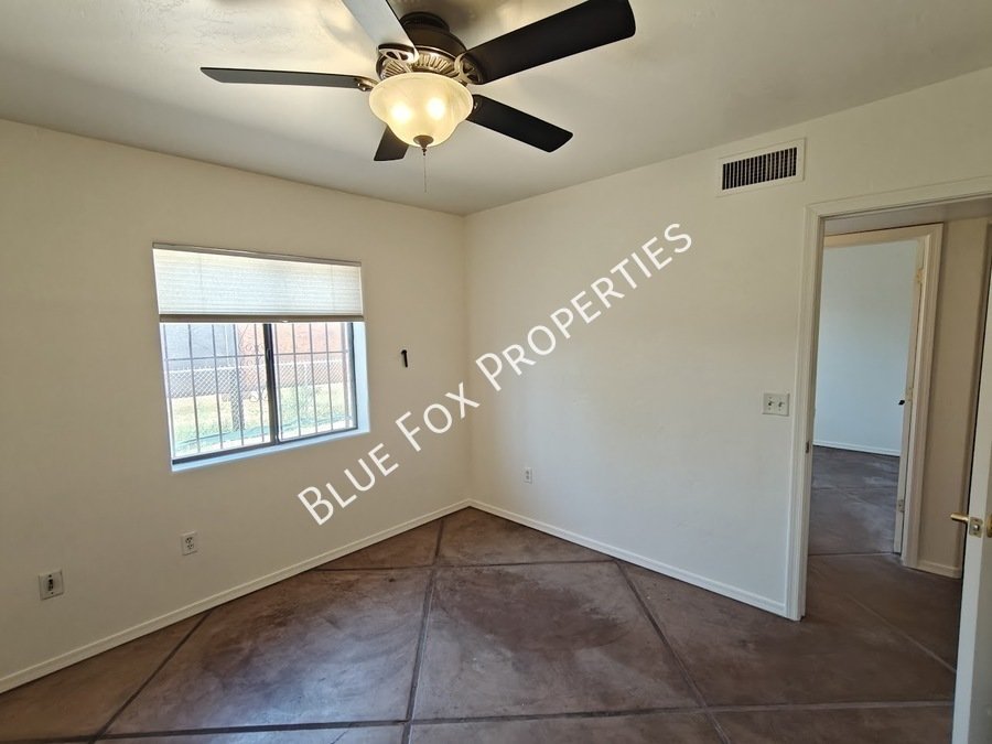 Duplex unit with private yard and parking! property image