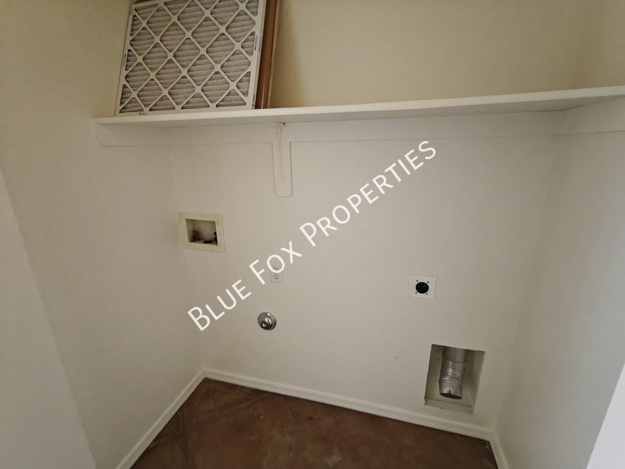 Duplex unit with private yard and parking! property image