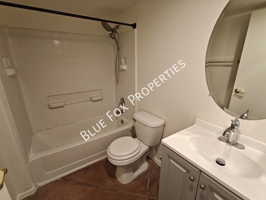 Duplex unit with private yard and parking! property image