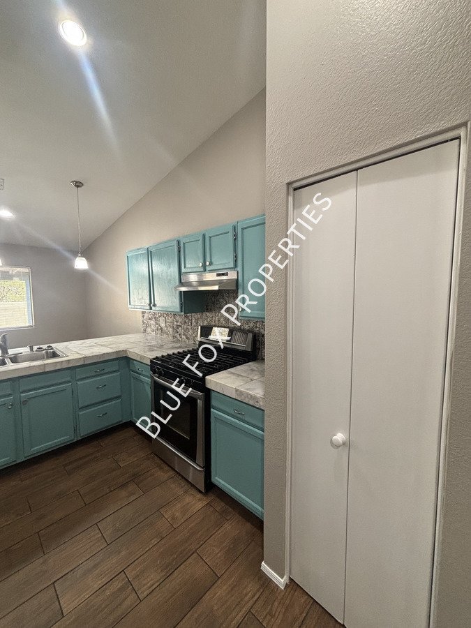 9825 N Camino Vado property image