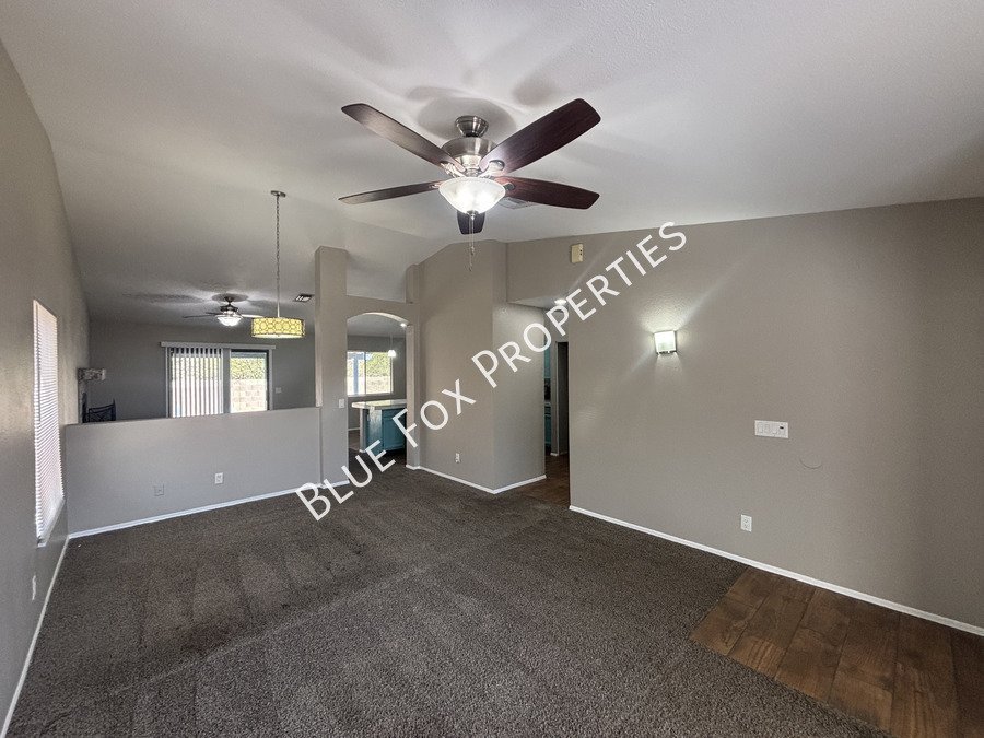 9825 N Camino Vado property image