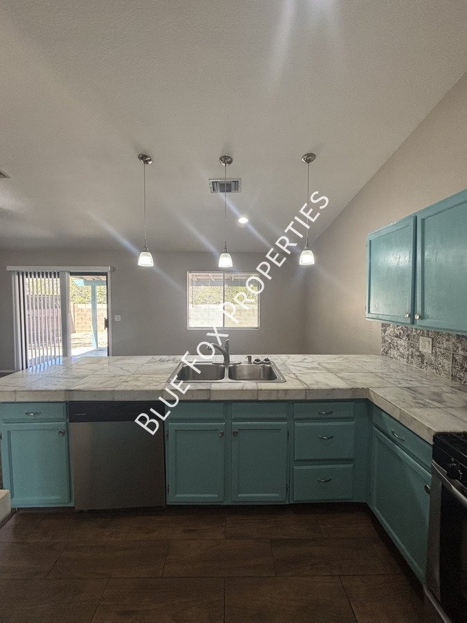 9825 N Camino Vado property image