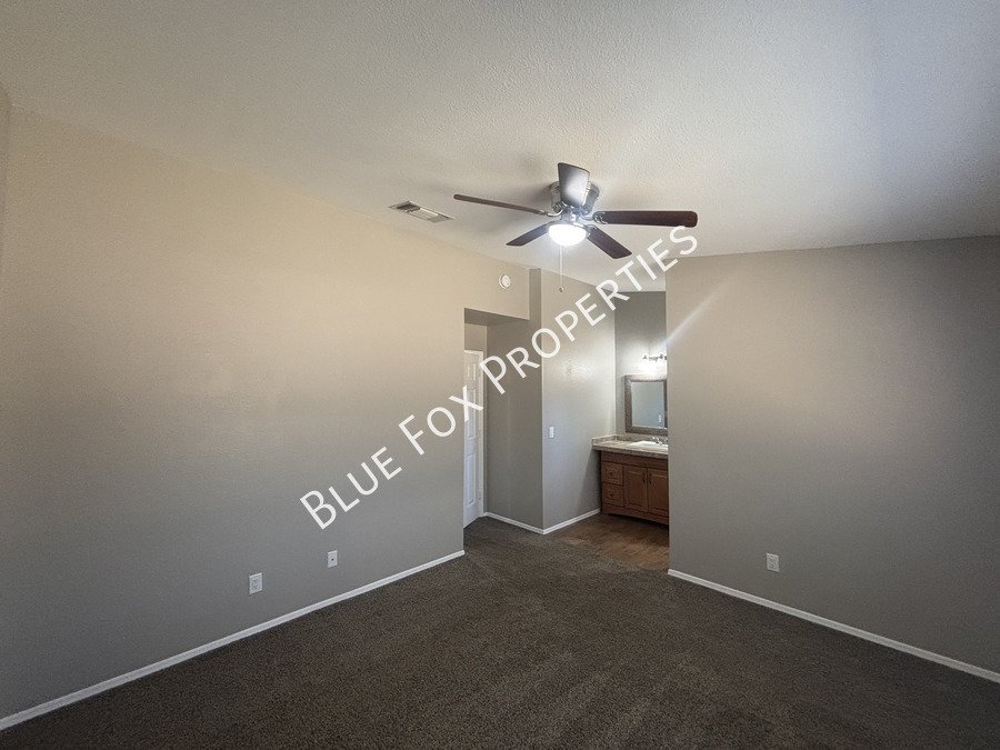 9825 N Camino Vado property image