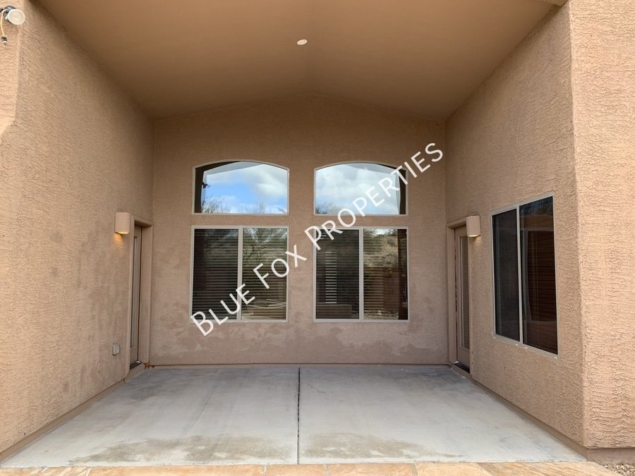 4 bed, 2 bath home in desirable neighborhood, no neighbors behind offers privacy. property image
