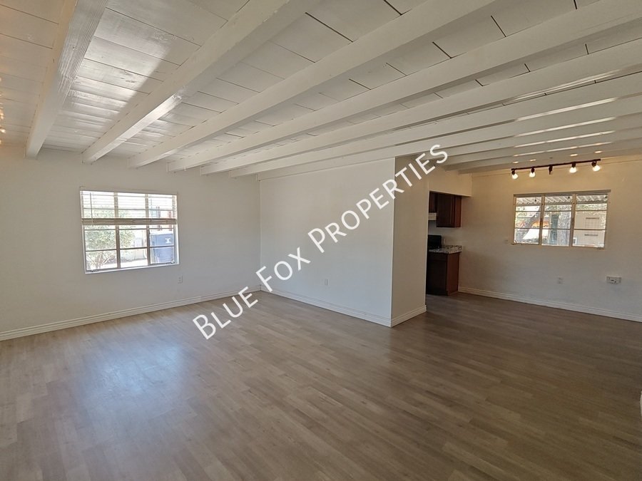 2233 N Isabel Blvd property image