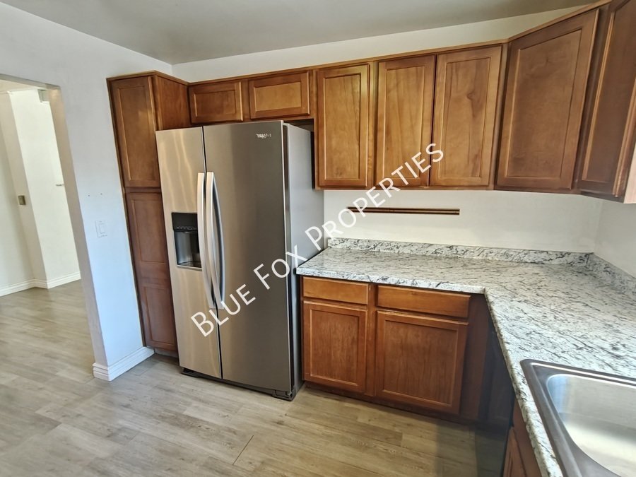 2233 N Isabel Blvd property image