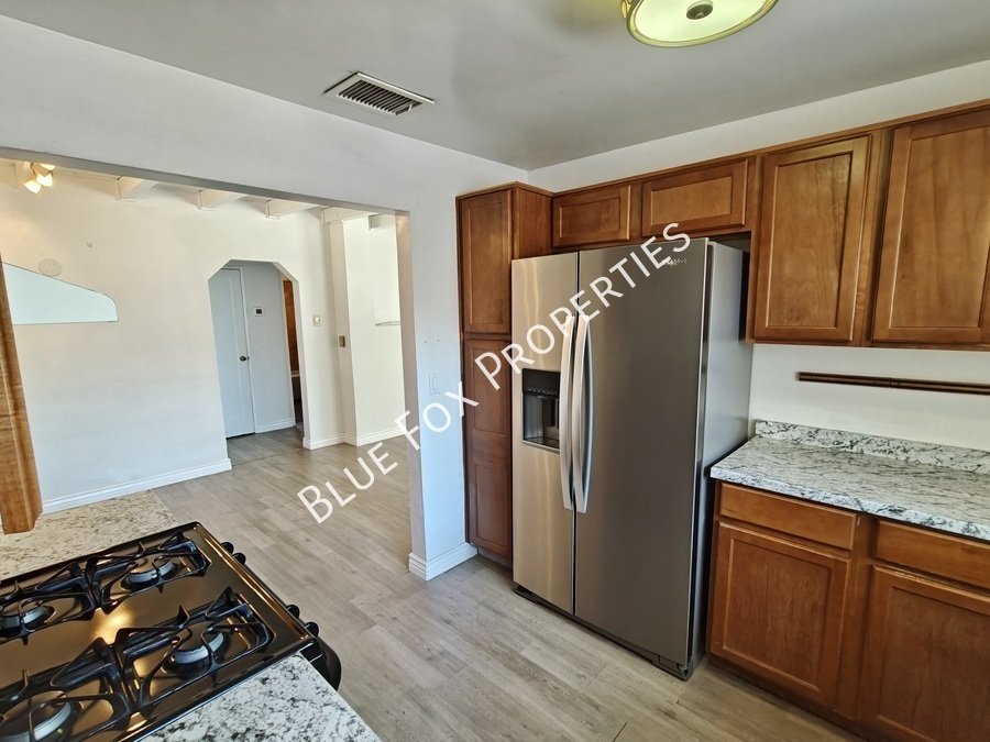 2233 N Isabel Blvd property image