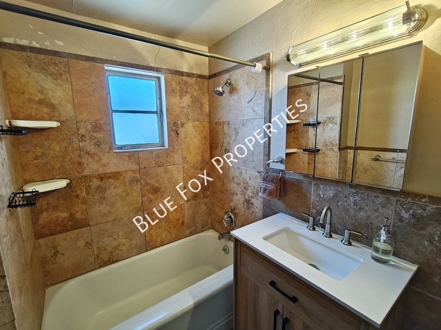 2233 N Isabel Blvd property image