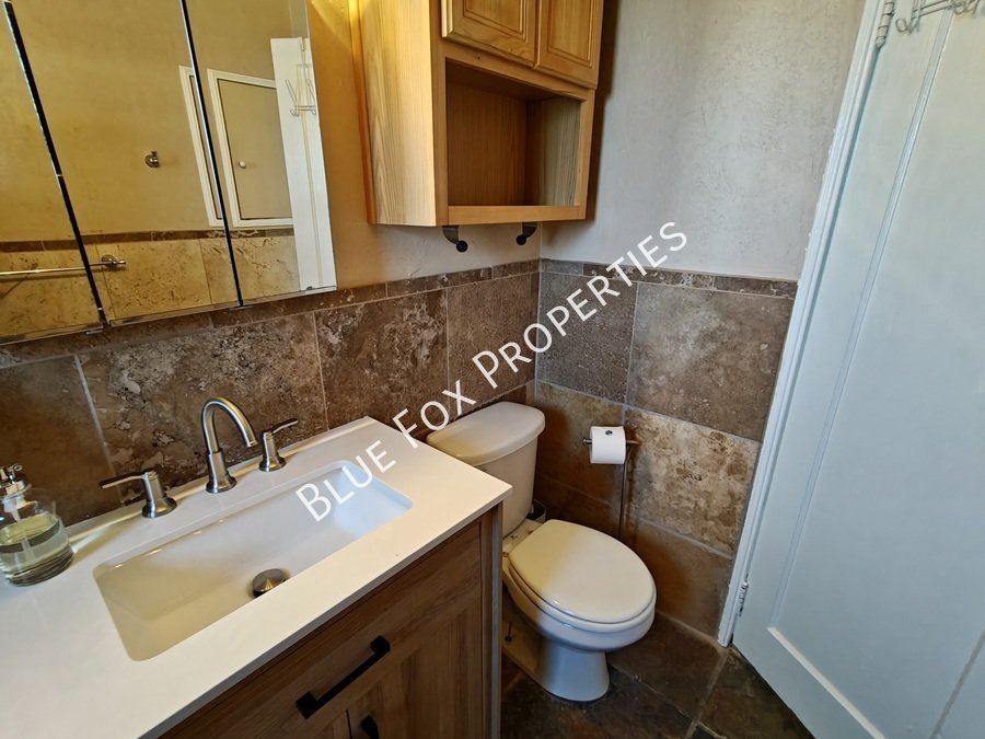 2233 N Isabel Blvd property image
