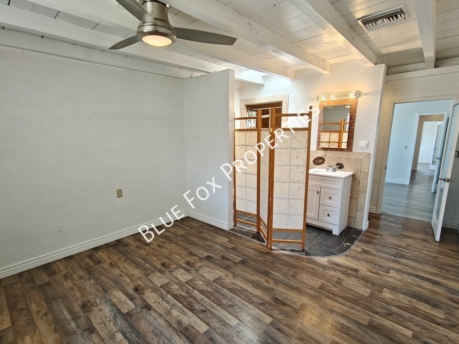 2233 N Isabel Blvd property image