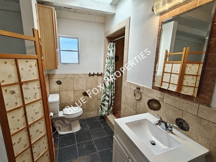 2233 N Isabel Blvd property image