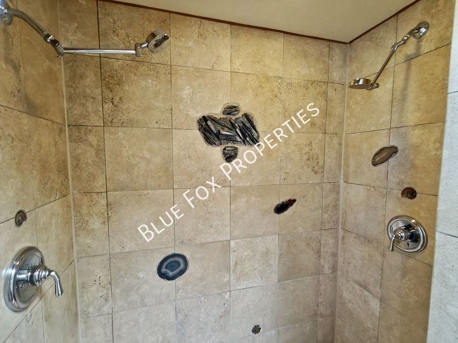 2233 N Isabel Blvd property image