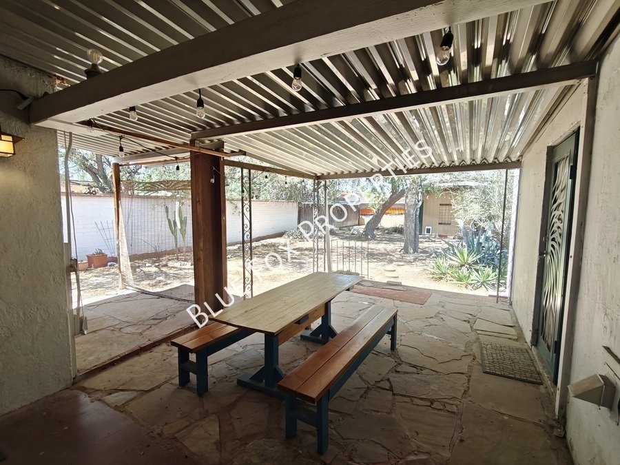 2233 N Isabel Blvd property image