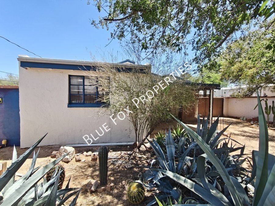 2233 N Isabel Blvd property image