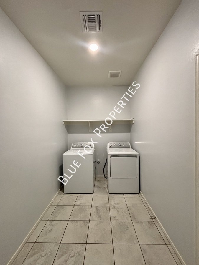 8518 W Pelican Place property image